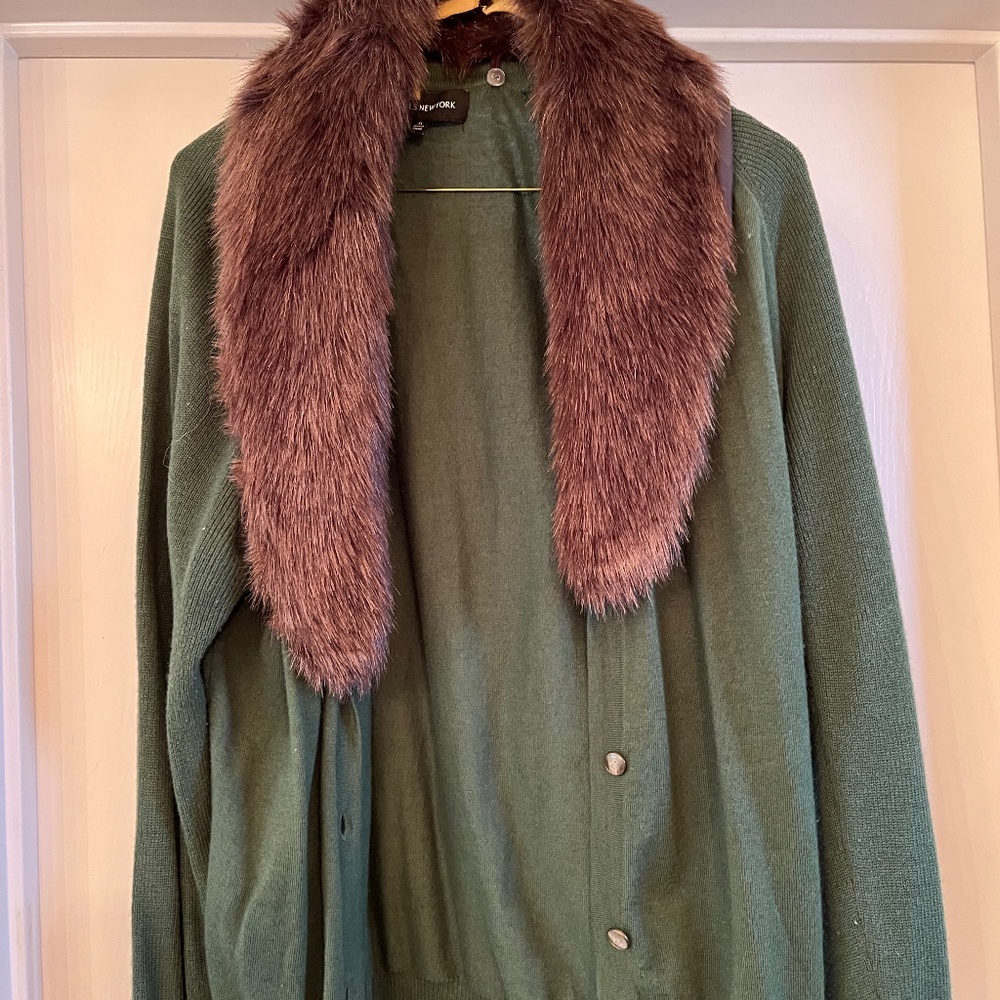 Jones New York sweater w/ faux fur